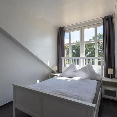 Natura Ferienhaus, In , Komfort Fuer Gaeste & Firmen ,wlan & Parkplatz Aparthotel Rhauderfehn