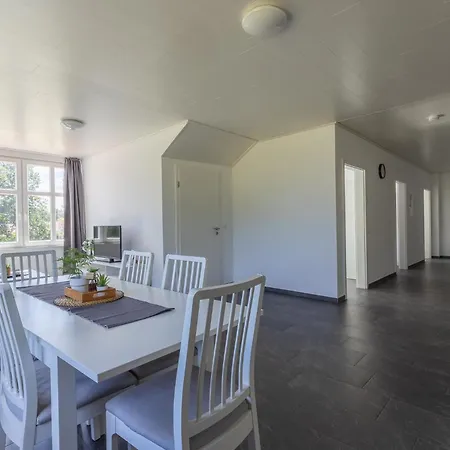 Natura Ferienhaus, In , Komfort Fuer Gaeste & Firmen ,wlan & Parkplatz Aparthotel 4*