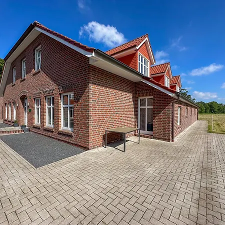 Apart-hotel Natura Ferienhaus, In , Komfort Fuer Gaeste & Firmen ,wlan & Parkplatz 4*