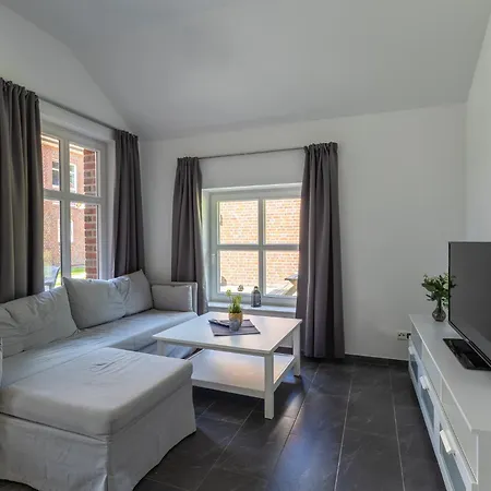 Natura Ferienhaus, In , Komfort Fuer Gaeste & Firmen ,wlan & Parkplatz Aparthotel Rhauderfehn