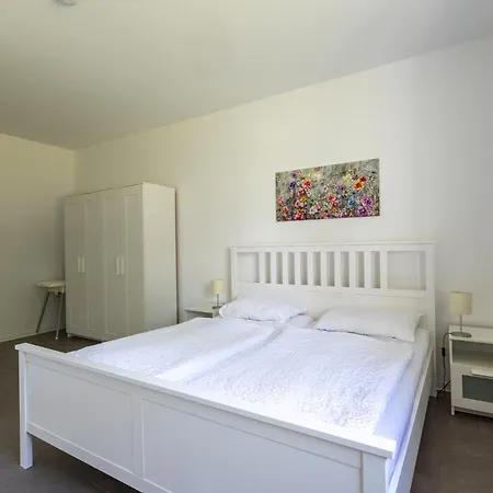 Aparthotel Natura Ferienhaus, In , Komfort Fuer Gaeste & Firmen ,wlan & Parkplatz Rhauderfehn
