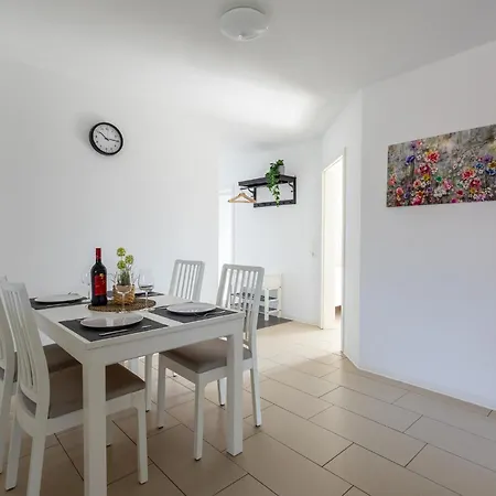 Aparthotel Natura Ferienhaus, In , Komfort Fuer Gaeste & Firmen ,wlan & Parkplatz