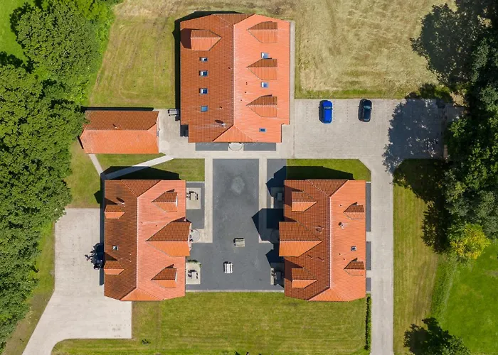 Apart-hotel Natura Ferienhaus, In , Komfort Fuer Gaeste & Firmen ,wlan & Parkplatz 4*