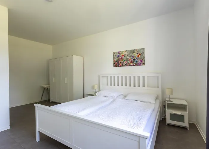 Apart-hotel Natura Ferienhaus, In , Komfort Fuer Gaeste & Firmen ,wlan & Parkplatz Rhauderfehn