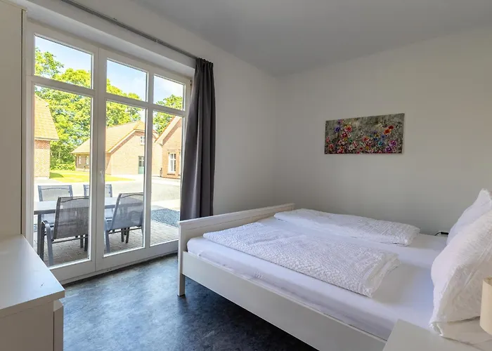 Natura Ferienhaus, In , Komfort Fuer Gaeste & Firmen ,wlan & Parkplatz Apart-hotel Rhauderfehn